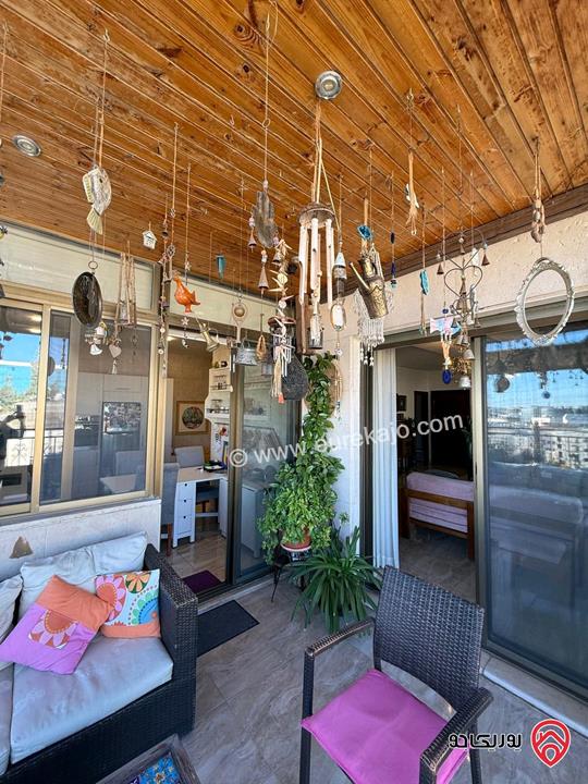 شقة طابق ثالث مساحة 174م + روف 150م للبيع في عمان - السابع 