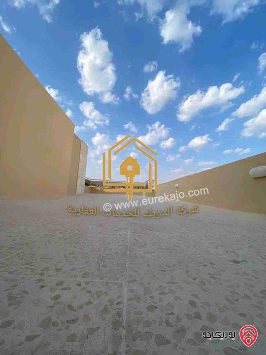 شقة طابق ثالث دوبلكس لم تسكن مساحة 215م للايجار في عمان - خلدا 