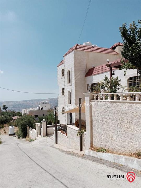 فيلا مستقلة مساحة 900م على أرض 702م للبيع في ماحص مع اطلالة خلابة