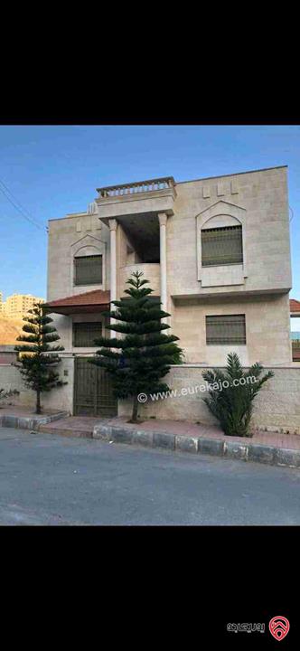 شبه فيلا مساحة 533م على أرض 547م للبيع في عمان - ابو السوس