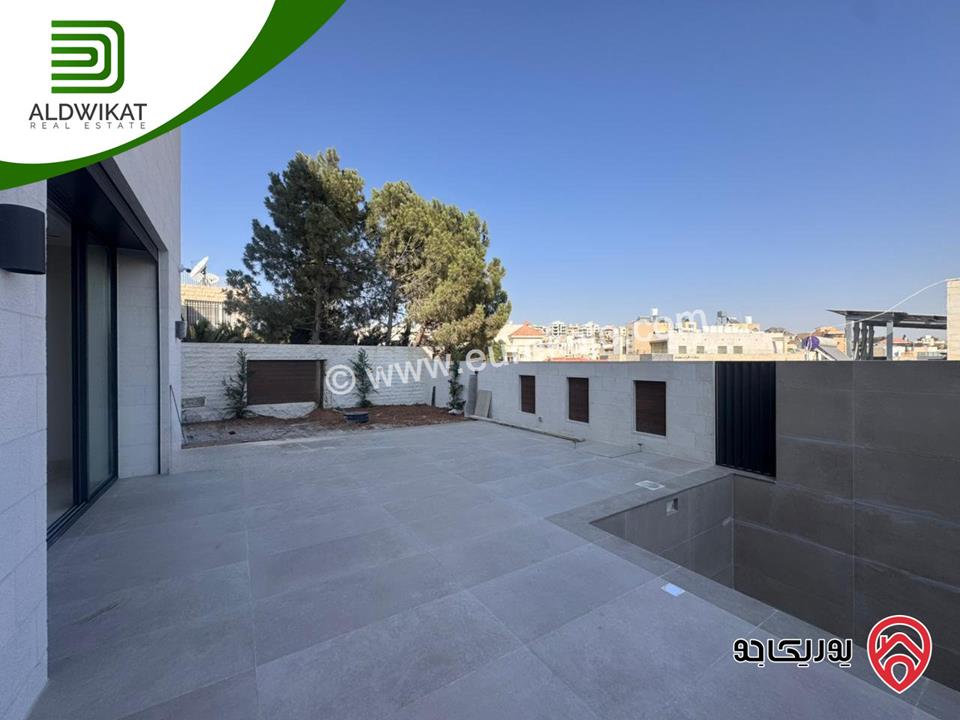 فيلا متلاصقة للبيع في عمان - دابوق مساحة الارض 500م ، البناء 780م ، الحديقة 50م والترس 150م