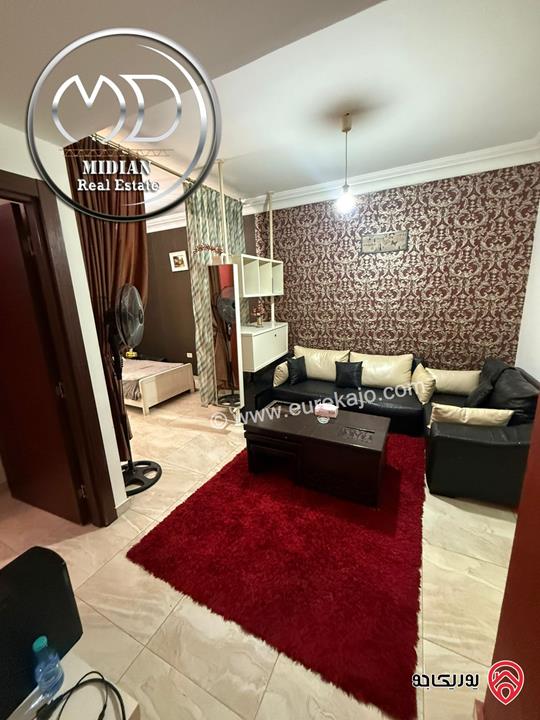 شقق مفروشة للايجار في عمان - ام اذينة تشطيبات و فرش سوبر ديلوكس اطلالة جميلة بسعر مميز