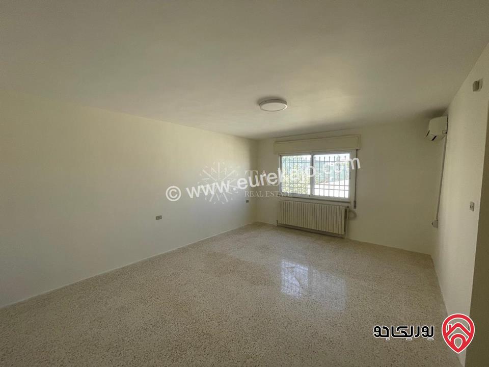 شقة طابق ثالث مساحة 267م للبيع في عمان - الرونق