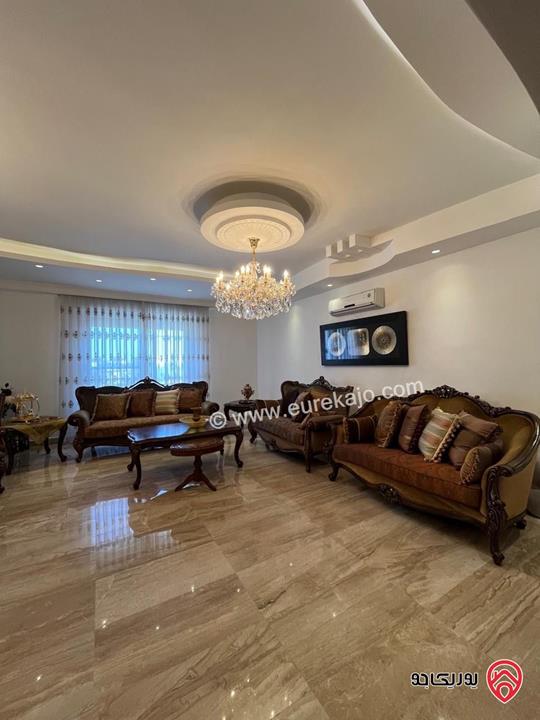 فيلا مع شقتين مساحة 800م على أرض 750م للبيع بإطلالة خلابة في عمان - بدر الجديدة من المالك مباشرة 