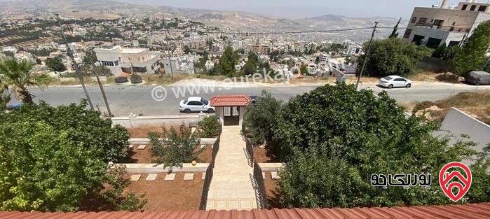 فيلا مساحة 620م مع مسبح على أرض 1200م للبيع في الحّمر