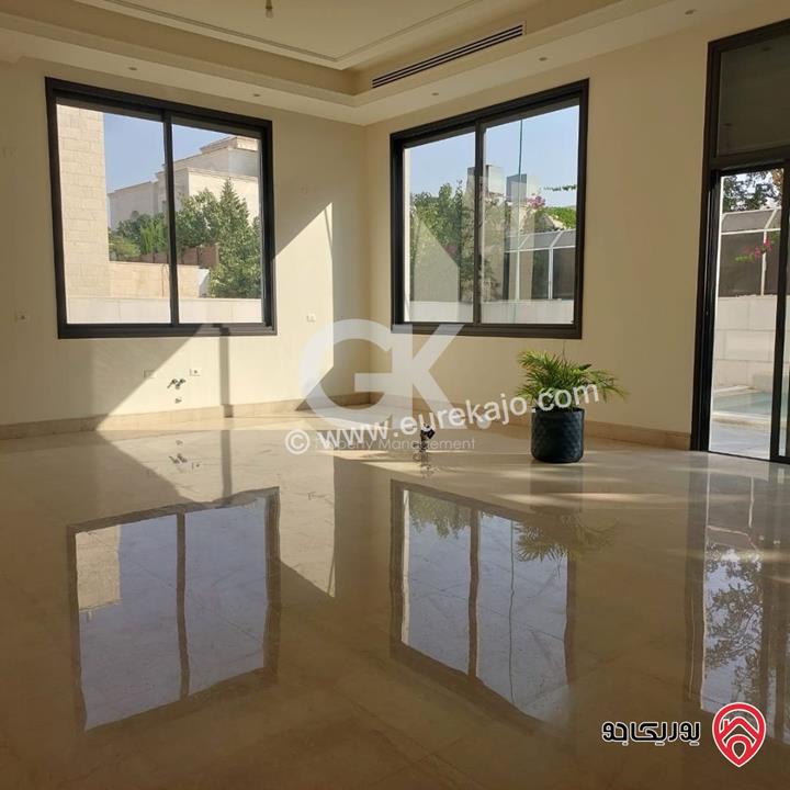 فيلا مساحة 650م على أرض 320م للبيع في عمان - عبدون