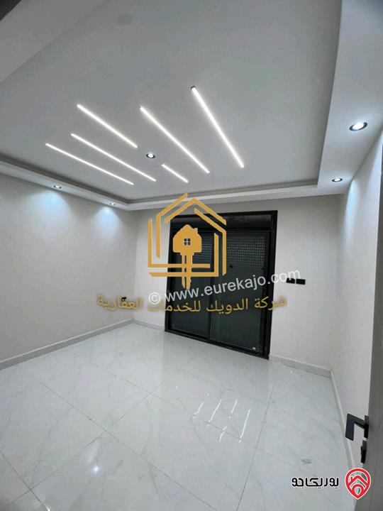 شقة جديدة طابق ثالث مساحة 125متر للإيجار في عمان - شفا بدران 