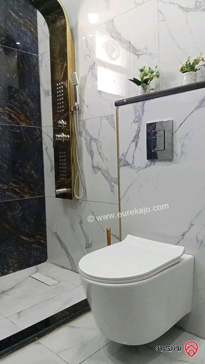 فيلا مساحة 235م على أرض 517م للبيع في الزرقاء الجديدة 