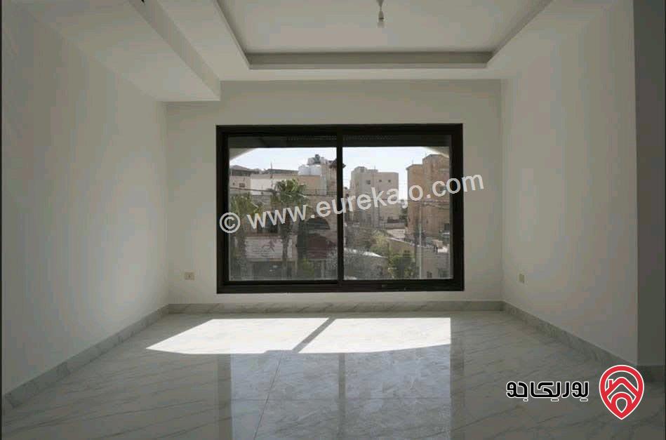 شقة دوبليكس طابق اخير مع رووف مساحة 450م للبيع في عمان - خلدا