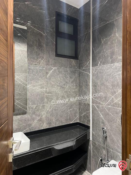 شقة مميزة وحديثة البناء مساحة 250م داخلي و 100م خارجي للبيع في عمان - الغباشية / طريق المطار