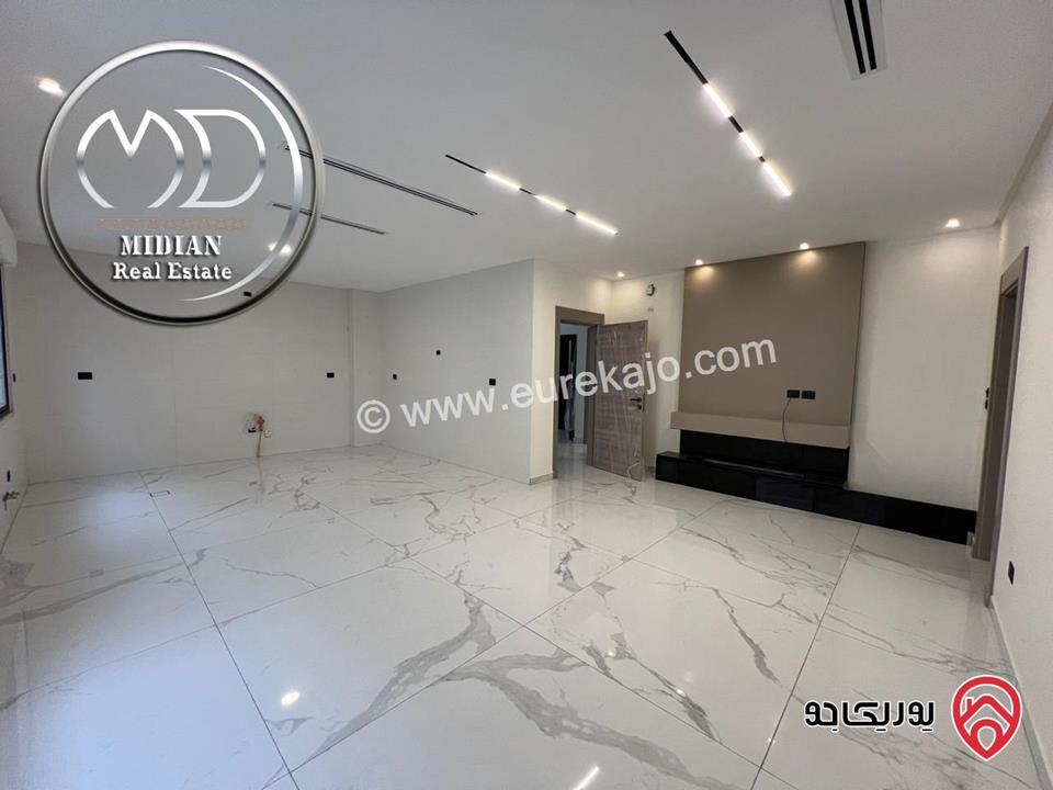 شقة دوبلكس طابق اخير مع روف مساحة 245م للبيع في عمان - ضاحية الامير راشد مع تراسات تشطيبات و ديكورات فاخرة اطلالة رائعة