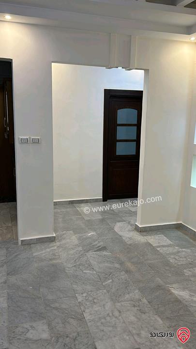 شقة طابق أول مساحة 196م للبيع في عمان - مرج الحمام 