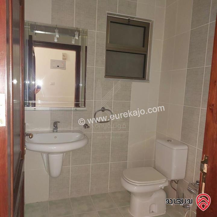 شقة فاخرة طابق اخير مع روف بمساحة داخلية 183م ومساحة الروف 140م للبيع في عمان - خلدا