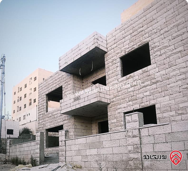 بيت مستقل طابقين عظم على أرض مساحة 351م للبيع في عمان - طبربور