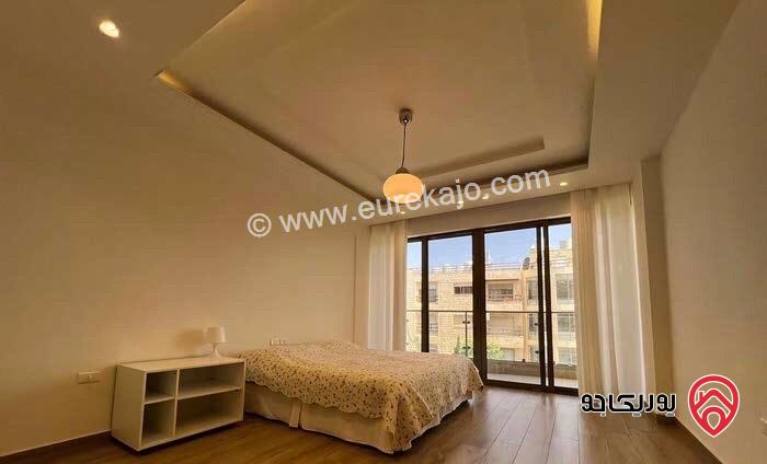 شقة فخمة مساحة 220م طابق أول للايجار مفروشة في عمان - الدوار الرابع 