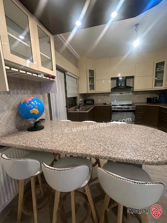 شقة مفروشة طابق ثالث مساحة 200م للايجار في عمان - الرابية 