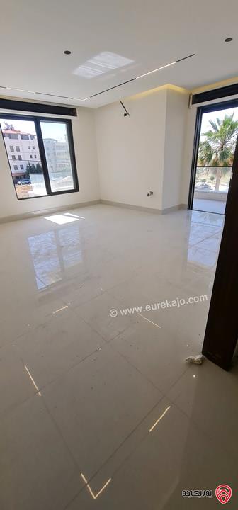 شقة طابق أول مساحة 220م للبيع في عمان - الدوار السابع موقع رائع تشطيبات فاخرة 