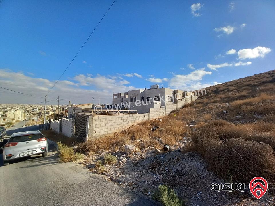 بيت مساحة 200م على أرض 750م للبيع في الزرقاء - شومر إسكان المهندسين 