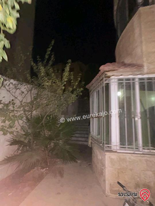 شقة شبه أرضية مساحة 194م داخلي و 160م خارجي للبيع في عمان - ام أذينة