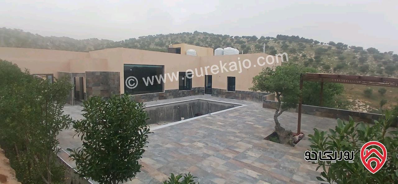 مزرعة مساحة الارض 4368م مساحة البناء 216 للبيع في الزرقاء - الكمشة العالوك جديدة تحت الانشاء