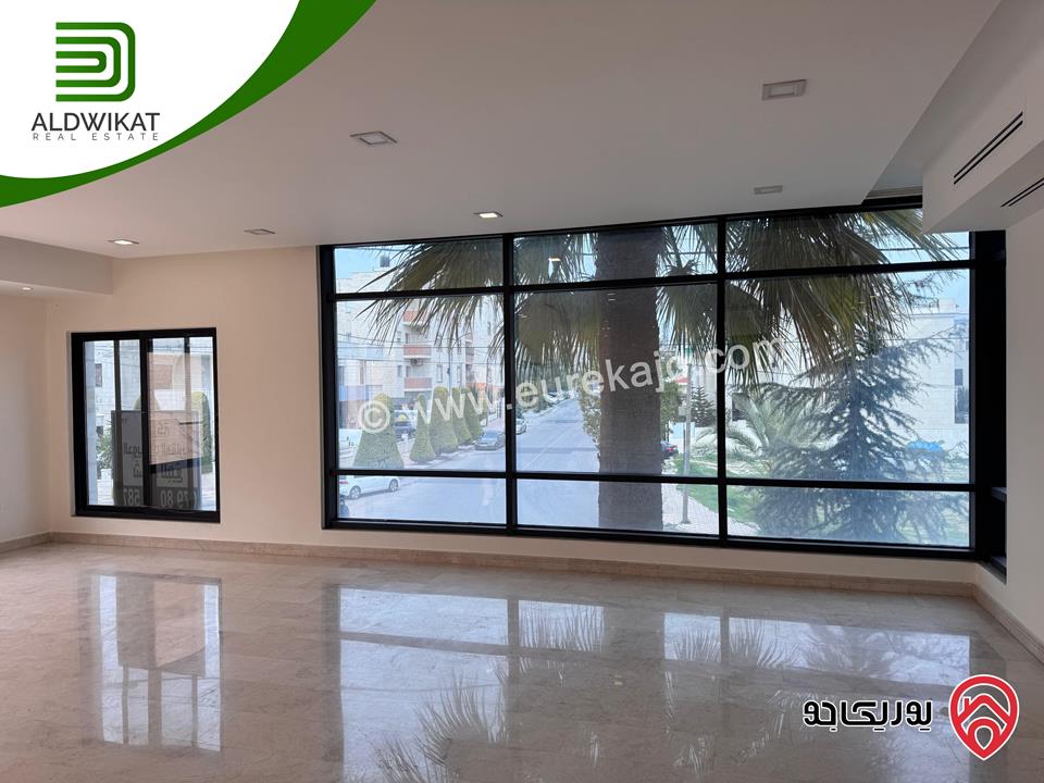 شقة للبيع او للايجار في عمان - عبدون طابق اول مساحة البناء 230م موقع هاديء ومميز