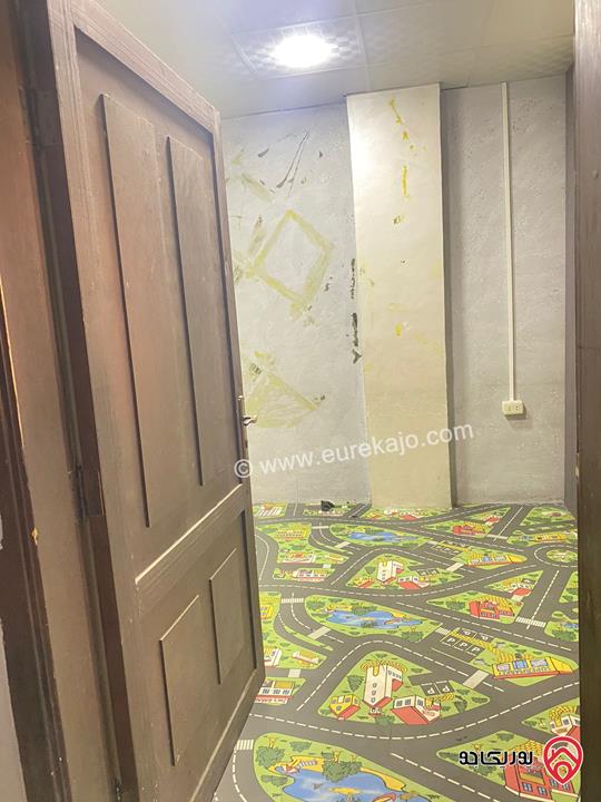 مكاتب بمساحات مختلفة للايجار في الزرقاء الجديدة شارع الكرامة