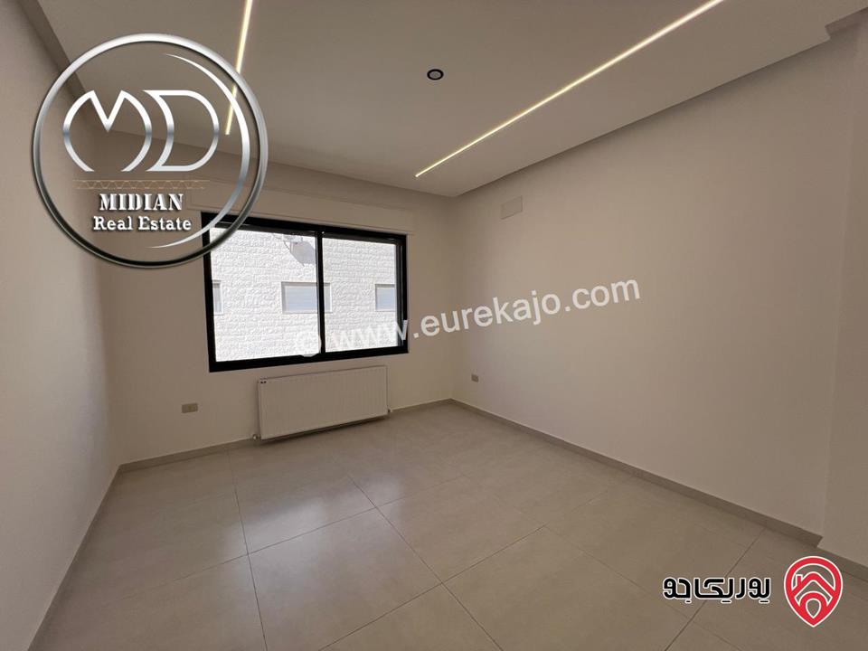 شقق ارضي و شبه أرضي جديدة للبيع في عمان - حي الصحابة مساحات 180م مع تراسات و حدائق بأسعار مميزة