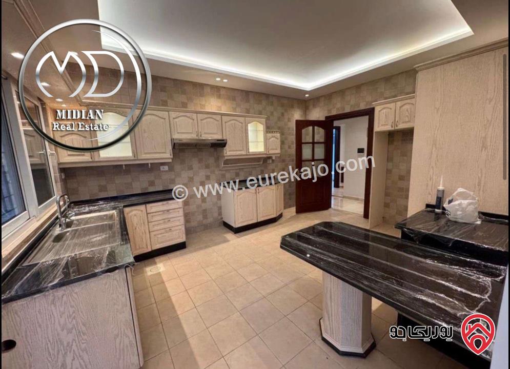 شقة أرضية فاخرة للايجار في عمان - دير غبار مساحة 300م مع تراسات و حدائق 350م تصلح للأجانب والهيئات الدوبلوماسية 