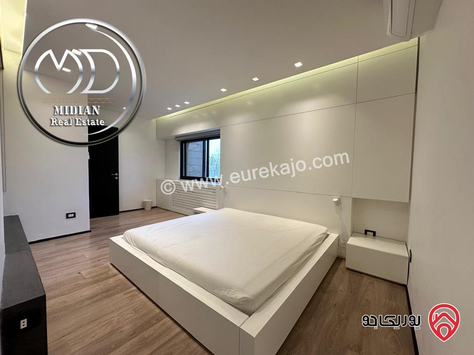 شقة مفروشة للايجار في عمان - ام السماق مساحة 300م طابق أول تشطيبات و ديكورات فندقية فرش فاخر اطلالة جميلة بسعر مميز