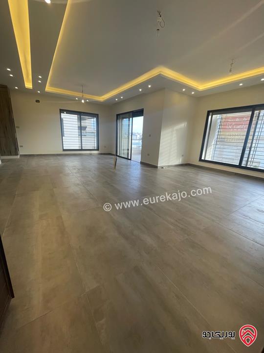 شقة طابق أول مساحة 180م للايجار في عمان - الكرسي