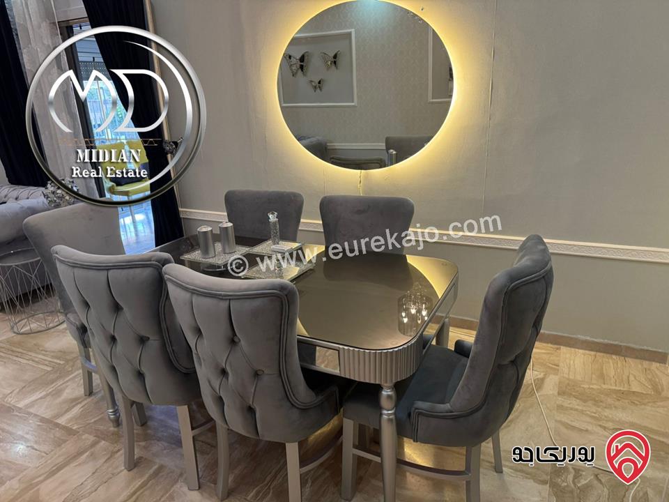 شقة مفروشة فاخرة للايجار في عمان - ام السماق مساحة 200م طابق اول تشطيبات و ديكورات فندقية اطلالة جميلة