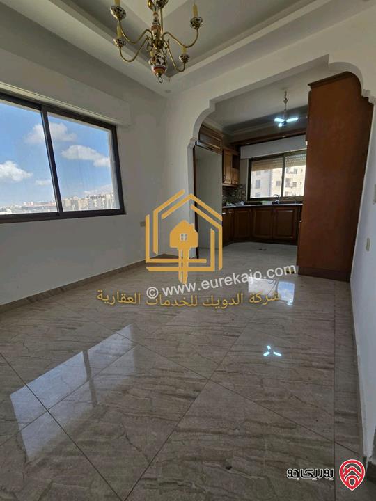 شقة فارغة طابق ثالث مساحة 124م للإيجار في عمان - ابو نصير 