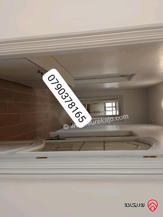 شقة طابق ثالث مساحة 225م للايجار في عمان - ام اذينة 