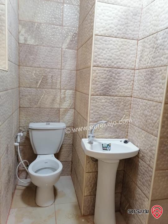 شقة فارغة تصلح لعرسان او عائلة صغيرة مساحة 95م للايجار في عمان - الرابية من المالك مباشرة