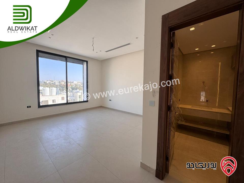 فيلا متلاصقة للبيع في عمان - دابوق مساحة الارض 500م ، البناء 780م ، الحديقة 50م والترس 150م