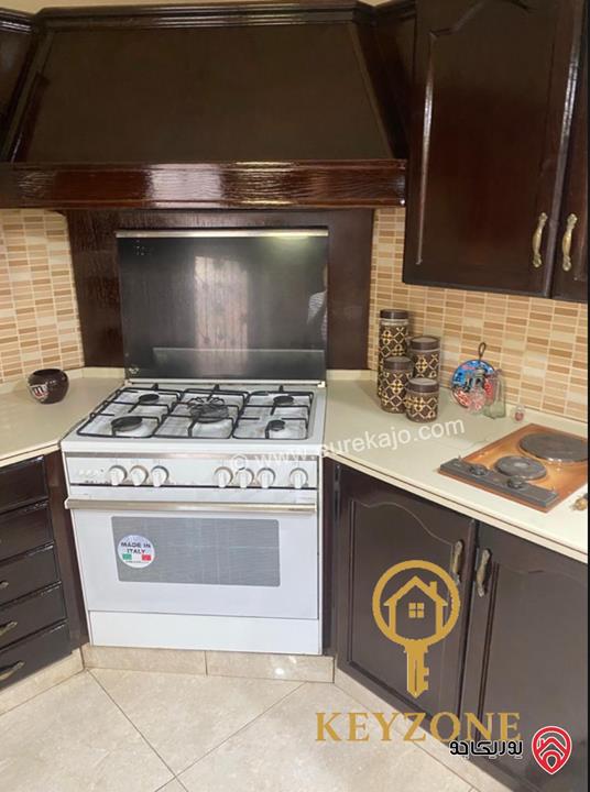 شقة أرضية مساحة 194م داخلي و 100م خارجي للبيع في عمان - ام اذينة