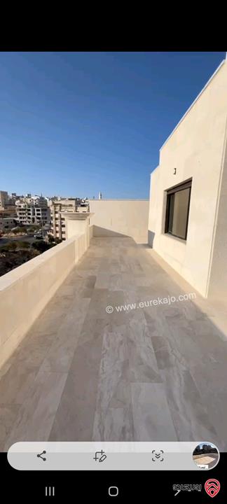 شقة مع رووف مساحة 215م للبيع في عمان - الجبيهة شارع الاردن قرب ديوان الصمادي 