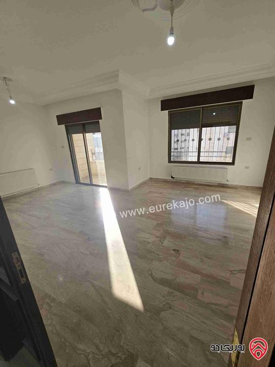 شقة مساحة 195م طابق ثالث للبيع في عمان - خلدا 