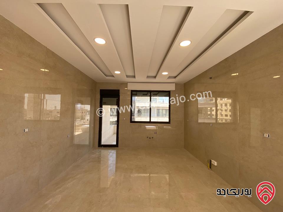 شقة سوبر ديلوكس طابق أول 185م للبيع في عمان - طريق المطار