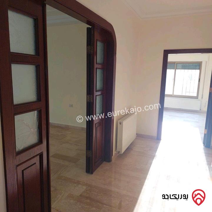 شقة طابق اخير مع روف مساحة 183م للبيع في عمان - خلدا