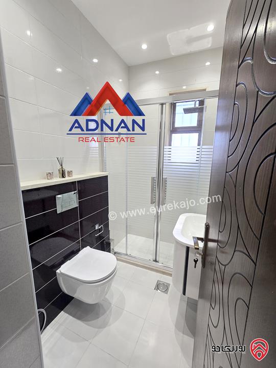 شقة طابقية مساحة 230م فخمة ملوكية مفروشة بالكامل للإيجار السنوي في عمان - عبدون