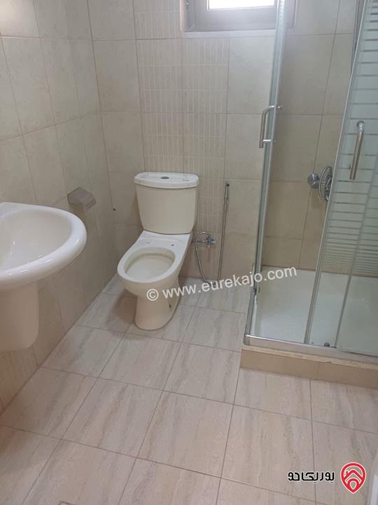 شقة طابق ثالث مساحة 185م مع روف 75م للايجار في عمان - خلدا