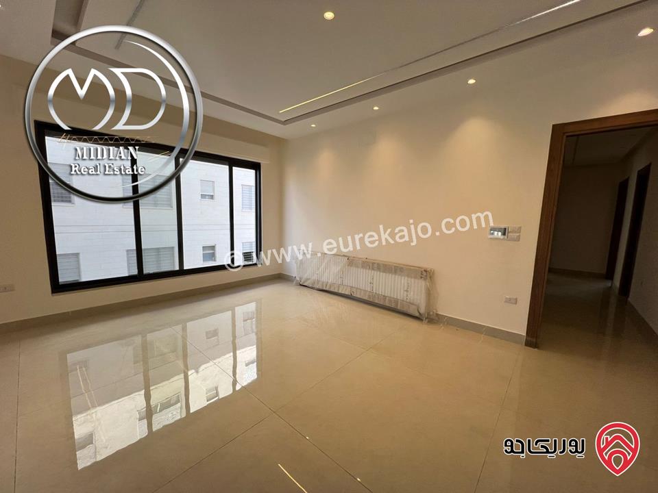 شقق فاخرة للبيع في عمان - ضاحية النخيل مساحات 225م تشطيبات وديكورات عصرية اطلالة جميلة جديدة لم تسكن