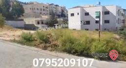 أرض على شارعين مميزة لفيلا او عمارة مساحة 754م للبيع في عمان - الجبيهة