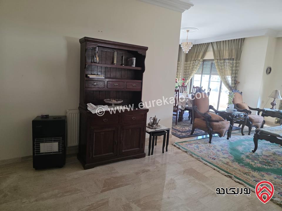 شقة طابق ثالث مساحة 180م للبيع في عمان - خلدا 