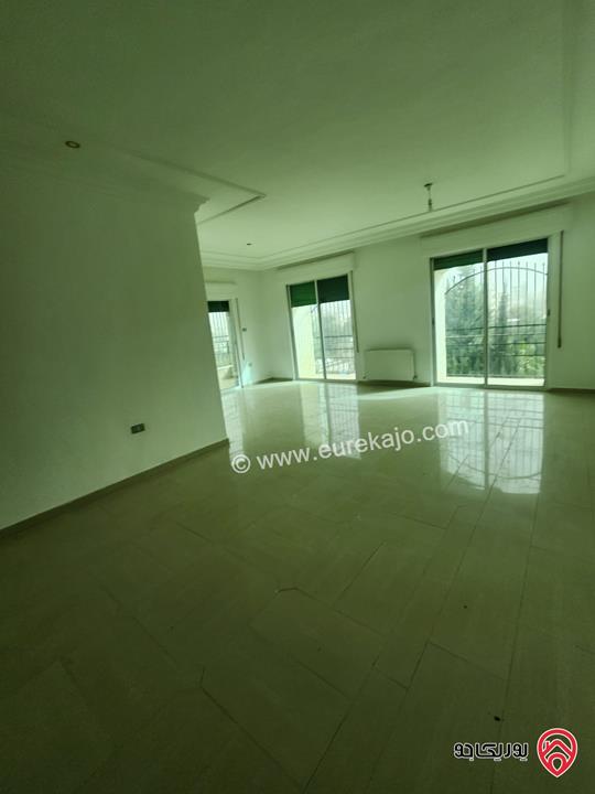 شقة فارغة طابق ثالث مساحة 200م للايجار في عمان - ام اذينة 