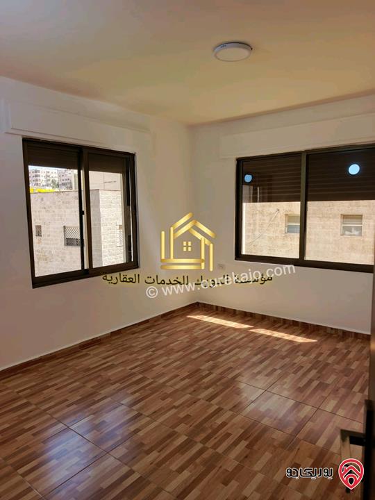 شقة طابق أرضي معلق من فيلا سوبر ديلوكس مساحة 150م للايجار في عمان - ضاحية الرشيد 