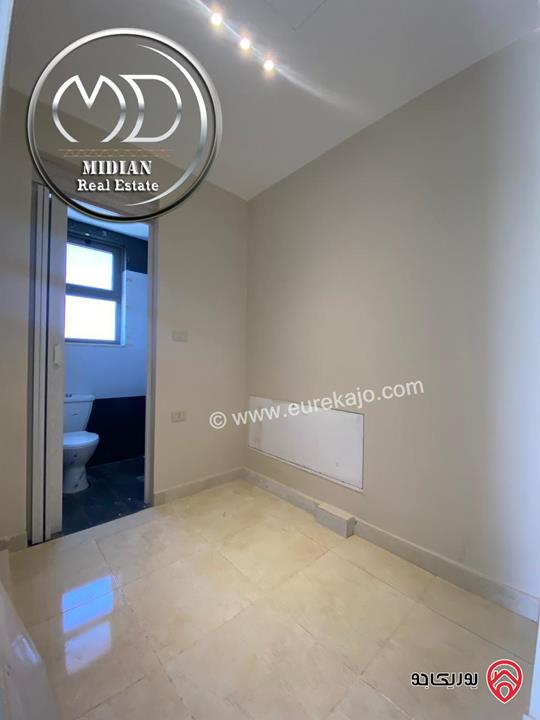 رووف فارغ للايجار في عمان - دابوق مساحة 350م مع تراسات تشطيبات ديكورات عصرية فاخرة اطلالة رائعة جديد لم يسكن