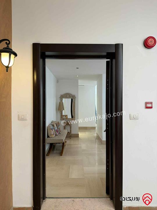 شقة أرضية ضمن كومباوند مساحة 180م مفروشة للبيع في عمان - عبدون - شارع القاهرة