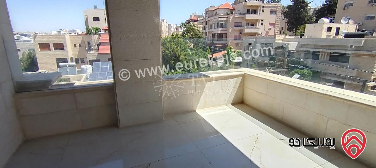 شقة مميزة طابق ثاني مساحة 236م للبيع في عمان - ام اذينة مع اطلالة رائعة